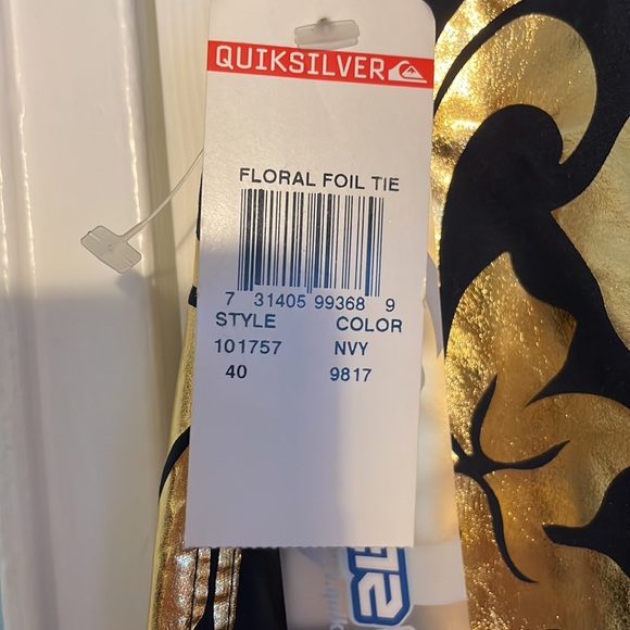 Floral Foil Tie Quiksilver Board Shorts, Size 40 - Picture 7 of 11